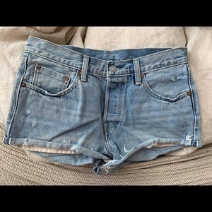 Levi’s denim shorts light blue wash
